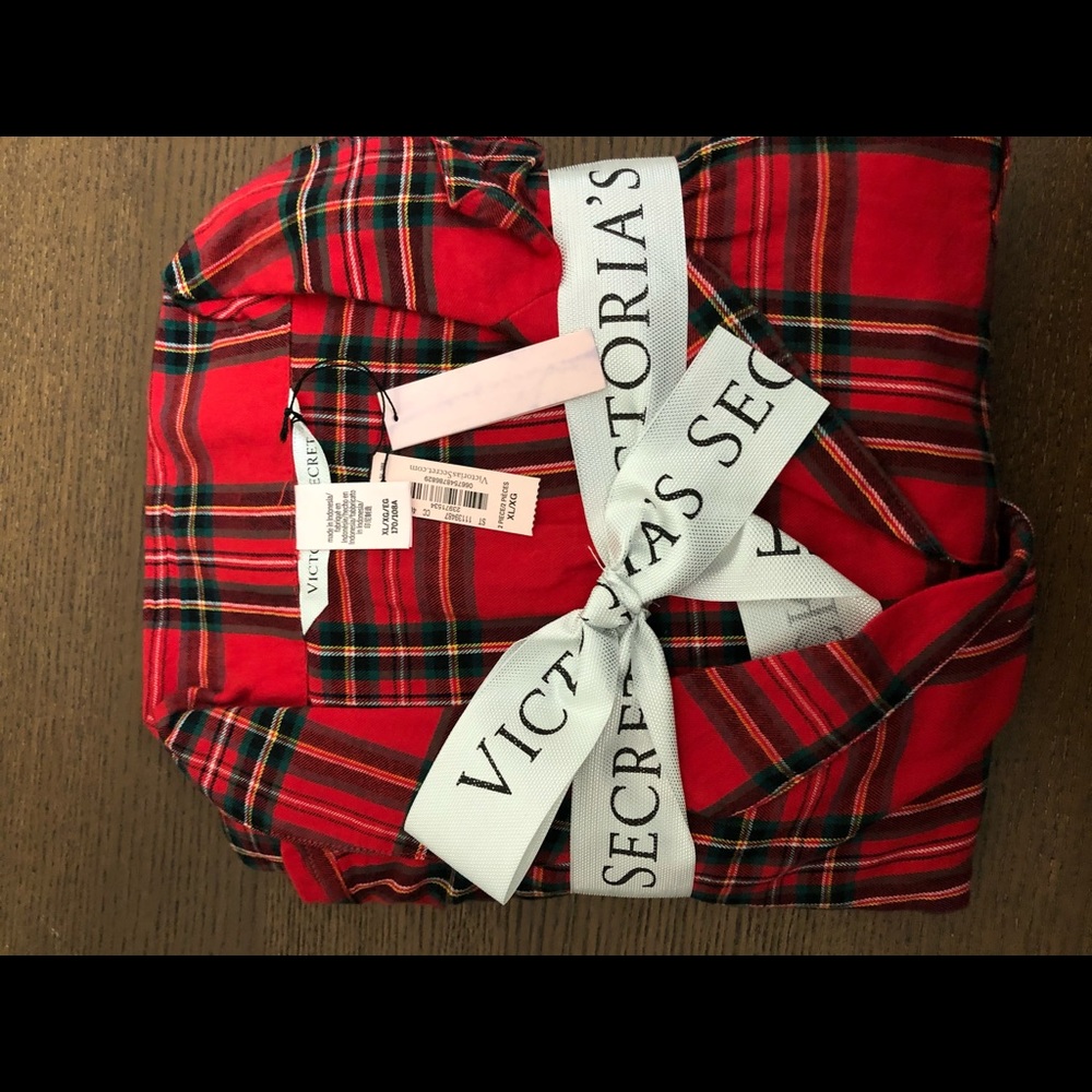 NWT Victoria’s Secret flannel sleep set size xl